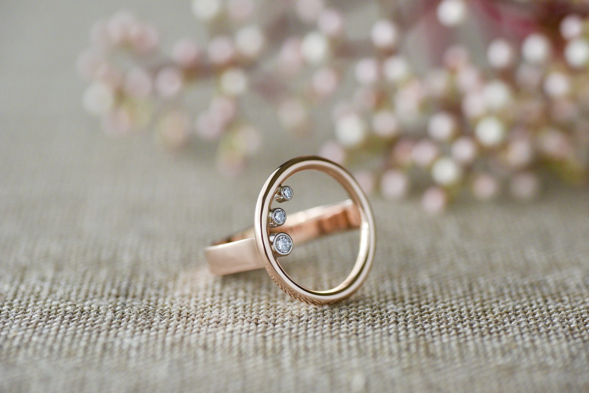 Bague en or et diamant – collection L’O