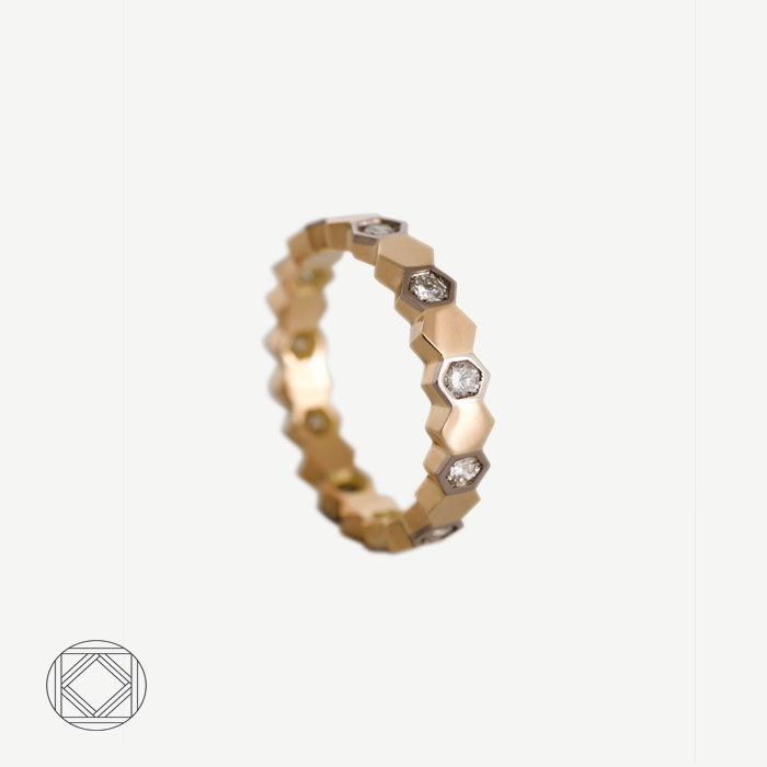 alliance nids d’abeille or jaune, or gris et diamants